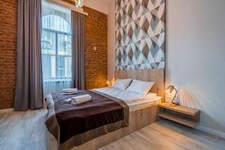 Апарт-отели Mini Hotel on Aghmashenebeli Ave Тбилиси Улучшенный двухместный номер с 1 кроватью или 2 отдельными кроватями, вид на город-6